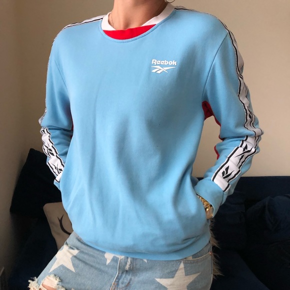 Reebok Tops - 💕Reebok blue Crew Neck taped side stripe